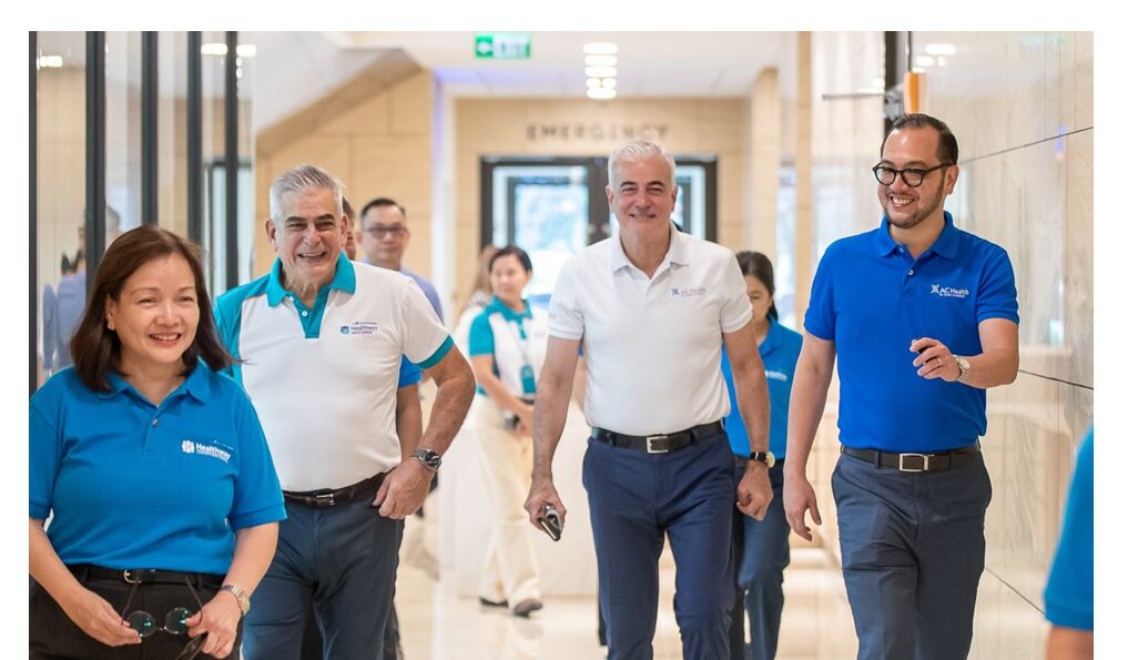 AC Health Chairman Fernando Zobel de Ayala visits the nearly complete Healthway Cancer Care Hospital together with Ayala Chairman Jaime Augusto Zobel de Ayala, AC Health President and CEO Paolo Borromeo, Healthway Cancer Care Hospital COO Nona Ong, and other AC Health group executives.