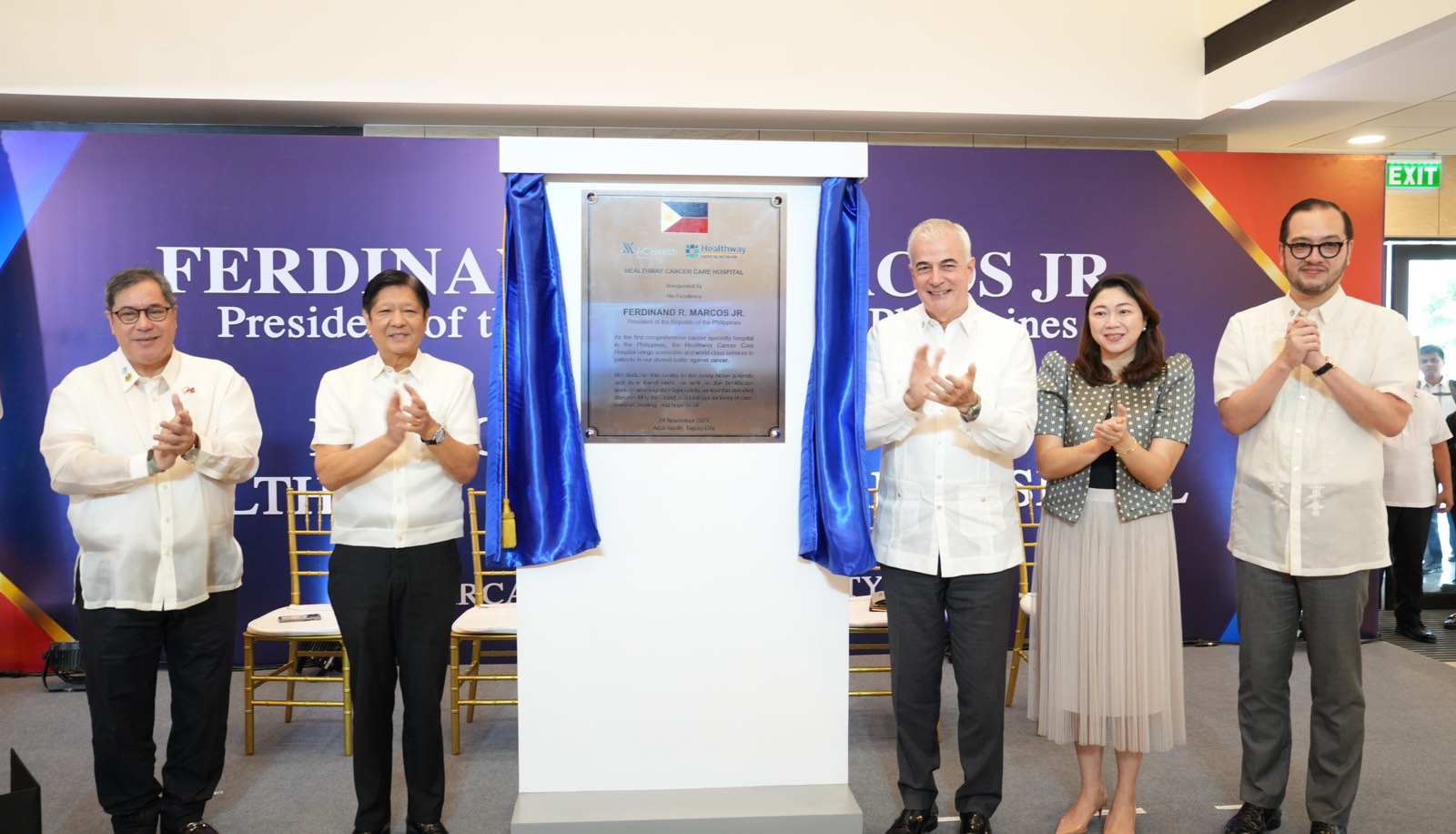 Health Secretary Ted Herbosa, President Ferdinand Marcos Jr., AC Health Chairman Fernando Zobel de Ayala, Taguig City Mayor Lani Cayetano, and AC Health President and CEO Paolo Borromeo unveil the commemorative signage of the Healthway Cancer Care Hospital in Arca South, Taguig City.