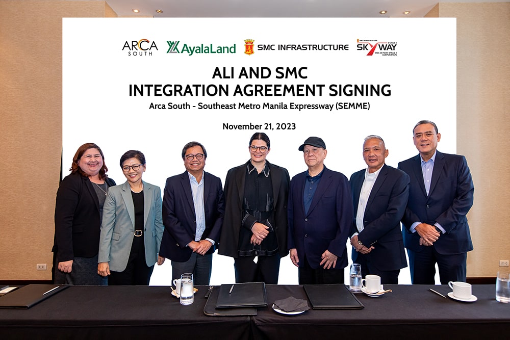 ALI Senior Project Development Head Mayi Rodriguez, President and CEO Meean Dy, Vice Chairman Cezar “Bong” Consing, and SVP Mariana Zobel de Ayala with SMC President and CEO Ramon Ang and Deputy CFO and Head of Treasury Joseph Pineda and SMC Infrastructure CFO Raoul Romulo at the signing of the integration agreement on November 21